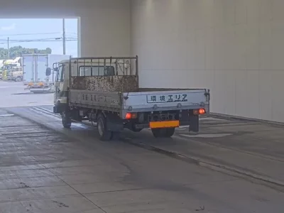Nissan TRUCK