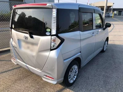 Toyota TANK