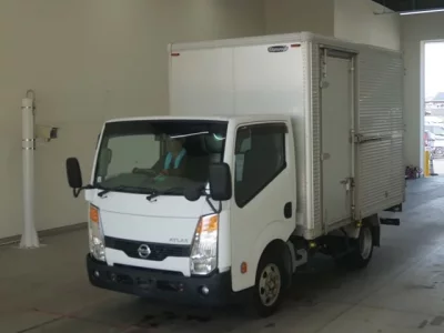 Nissan TRUCK