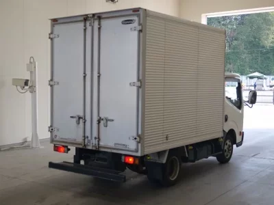 Nissan TRUCK