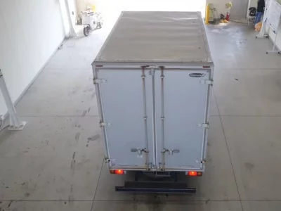 Nissan TRUCK