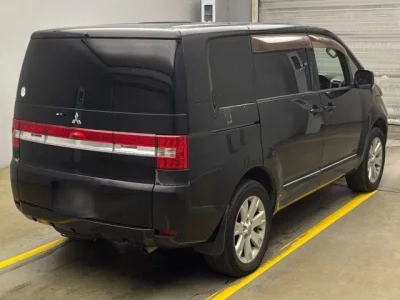 Mitsubishi DELICA D5