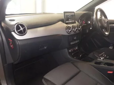 Mercedes-Benz B CLASS