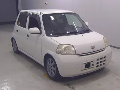 Daihatsu Esse