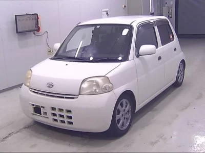 Daihatsu Esse