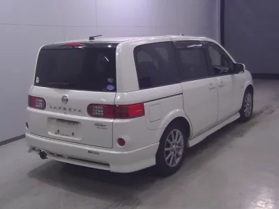 Nissan LAFESTA