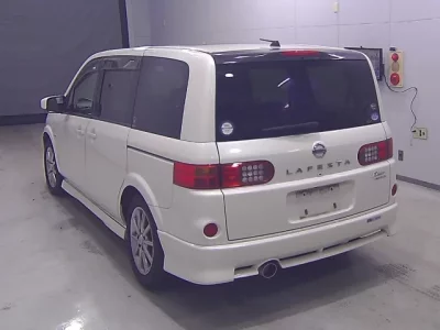 Nissan LAFESTA