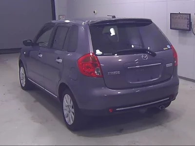 Mazda VERISA