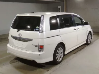 Toyota ISIS