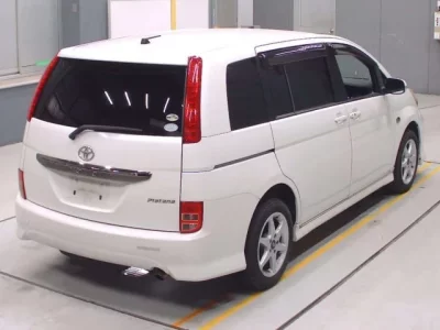 Toyota ISIS