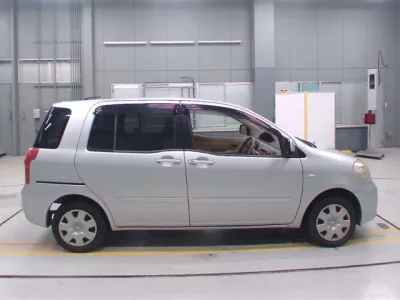 Toyota RAUM
