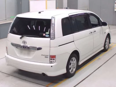 Toyota ISIS