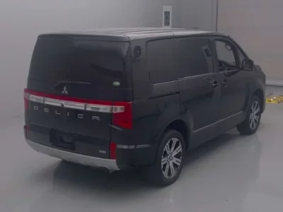 Mitsubishi DELICA D5
