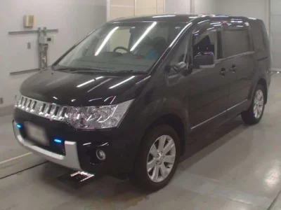 Mitsubishi DELICA D5