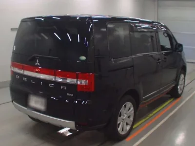 Mitsubishi DELICA D5