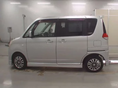 Mitsubishi DELICA D2