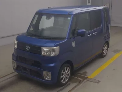 Toyota PIXIS MEGA