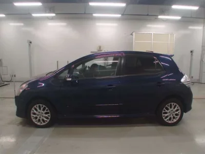 Toyota BLADE