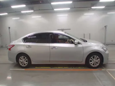 Nissan TEANA