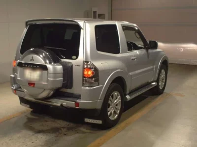 Mitsubishi PAJERO