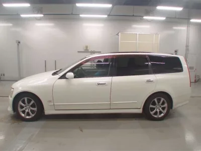 Nissan STAGEA