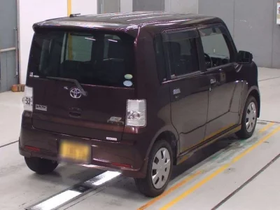 Toyota PIXIS SPACE