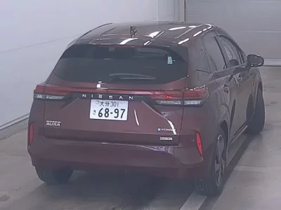 Nissan AURA