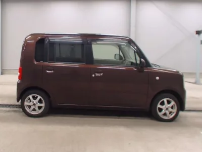 Toyota PIXIS SPACE