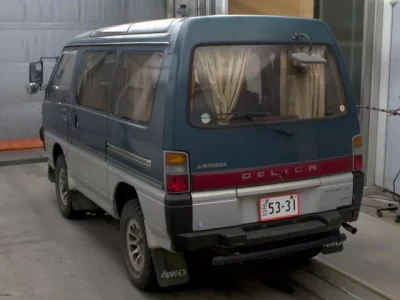 Mitsubishi DELICA WAGON