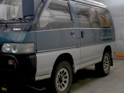 Mitsubishi DELICA WAGON