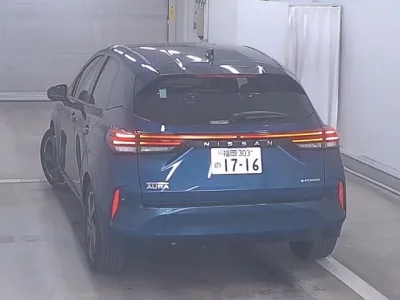 Nissan AURA