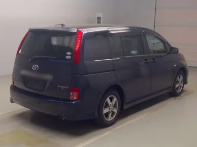 Toyota ISIS