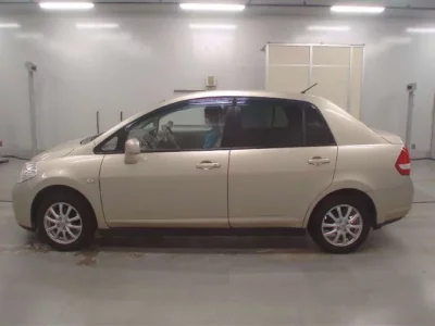 Nissan TIIDA LATIO