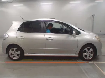 Toyota BLADE
