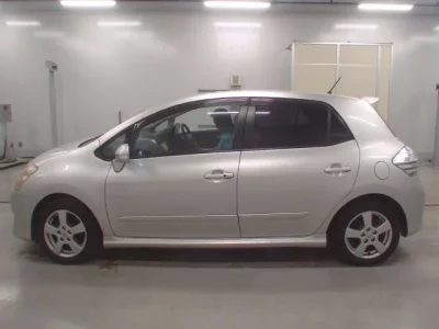 Toyota BLADE