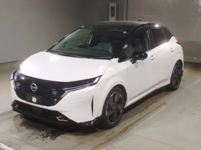 Nissan AURA