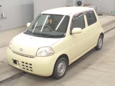 Daihatsu Esse
