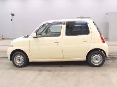 Daihatsu Esse