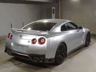 Nissan GT-R