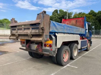 Nissan TRUCK