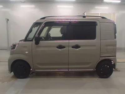 Suzuki SPACIA BASE