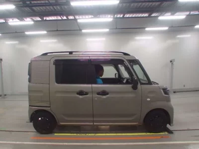 Suzuki SPACIA BASE