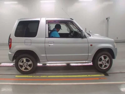 Nissan KIX