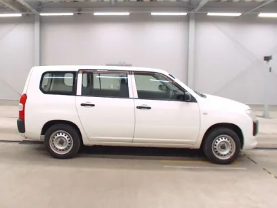 Toyota SUCCEED