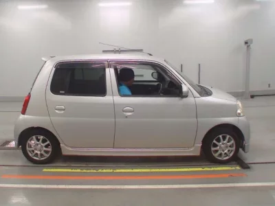 Daihatsu Esse