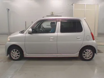 Daihatsu Esse