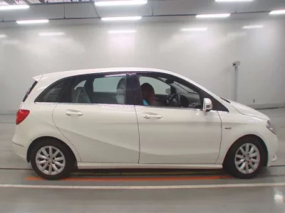 Mercedes-Benz B CLASS
