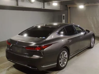 Lexus LS