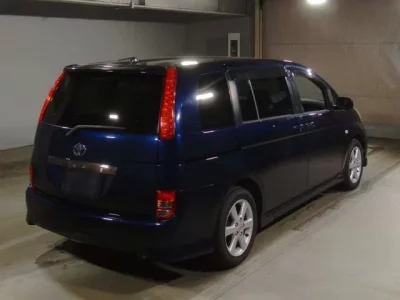 Toyota ISIS