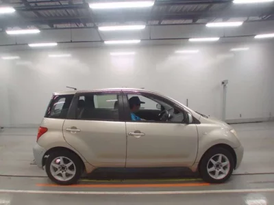 Toyota IST